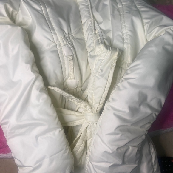 Jacket 🧥 - Picture 2 of 3